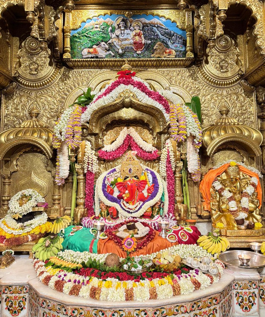Shri Siddhivinayak Temple tweet media