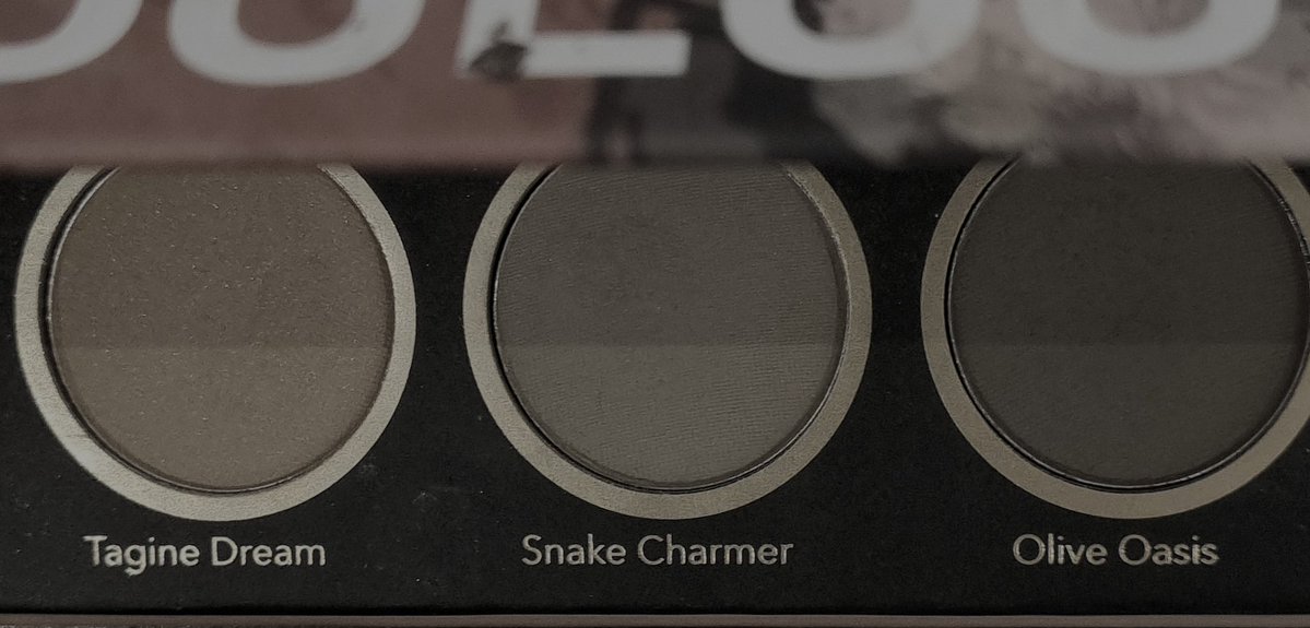 تِـيم tweet media