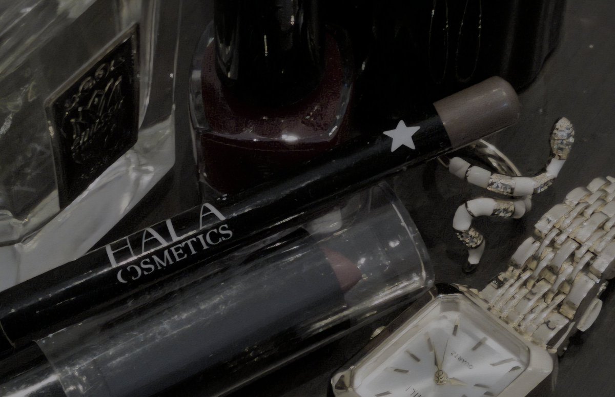 تِـيم tweet media