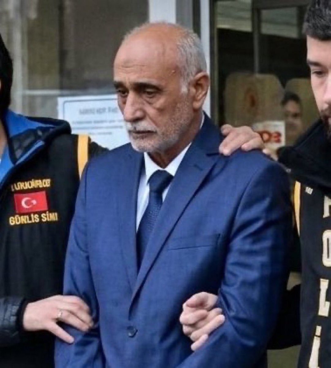 Osman abinin tabiriyle:

“Arkasız yiğitler arkanız Allah'tır!”