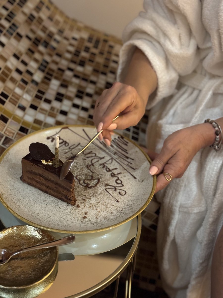 mir@ 💞 tweet media