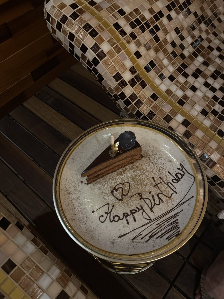 mir@ 💞 tweet media