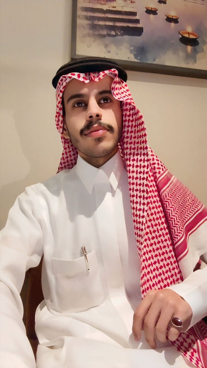 l7n__61's tweet photo. أرتـفع يـاراسي اللي تحب الأرتفـاع
وأشمخي يـانفسي اللي تحبين الشمـوخ 

أحمـدالله عايش بعـز والدنيـا متـاع 
مانيب بيـاع ذمه ولا مسّاح جـوخ

أحسب حساب المشاريه قـدر المستطاع
يـوم غيري يحسب حساب شرهـات الشيـوخ https://t.co/X4LIB0DJRZ