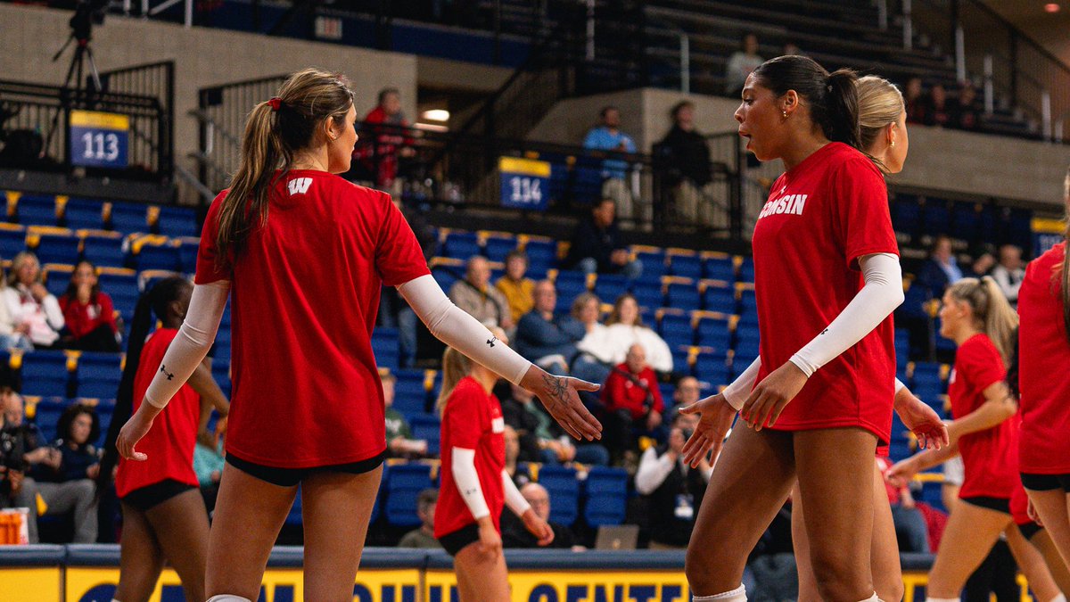 Wisconsin Volleyball tweet media