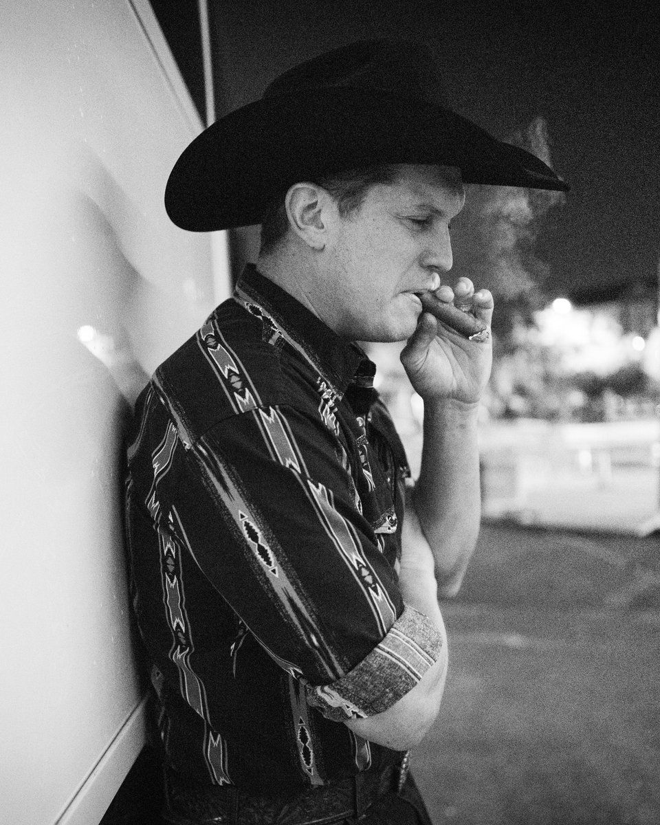 JonPardi's tweet photo. What a great couple of nights on the road! Thanks, Lafayette and Houston! https://t.co/9mdD4Do6OL