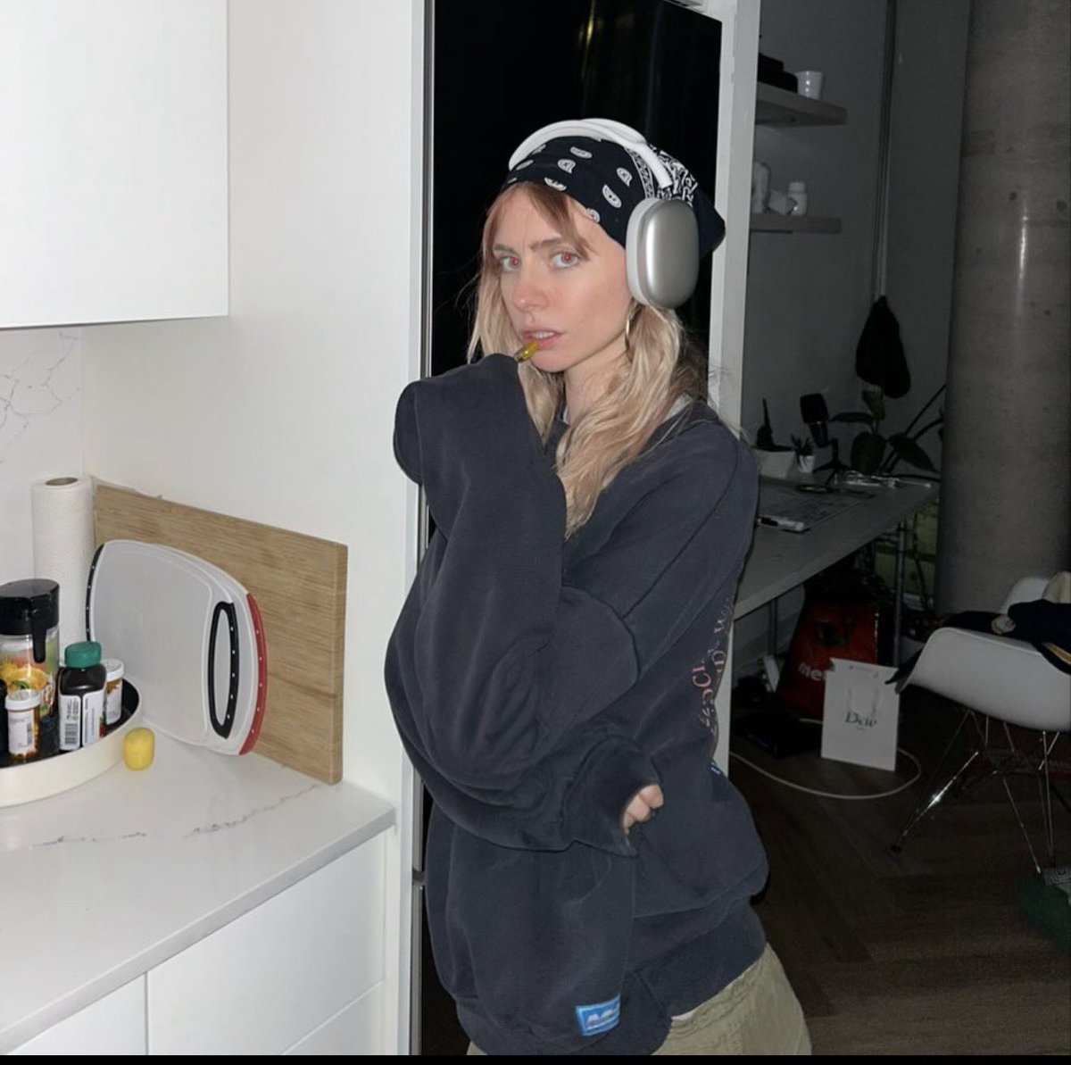 ⸻ 𝐜𝐚𝐭𝐞. tweet media