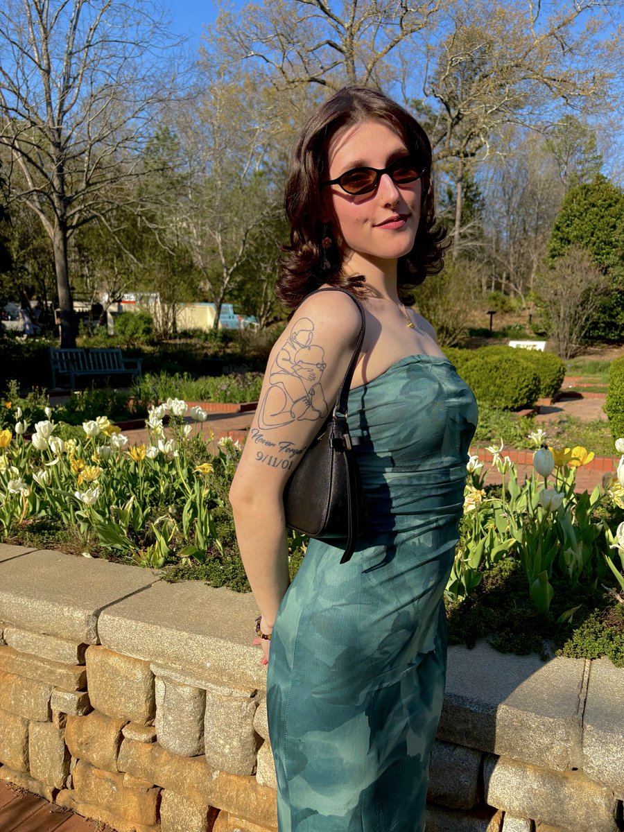 LilMissPopPunk's tweet photo. 🌷☀️🌿 https://t.co/FSFO347sdT