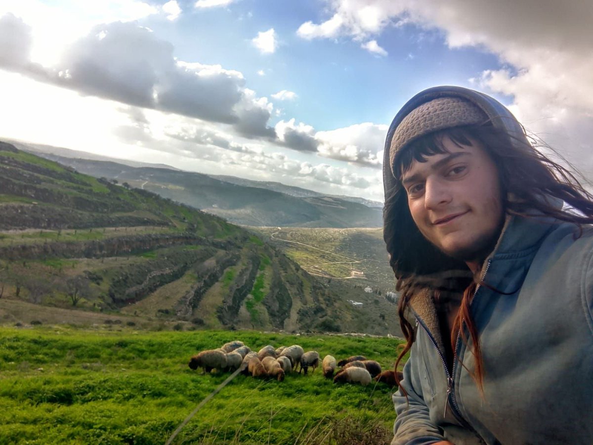 yaseenizeddeen tweet media