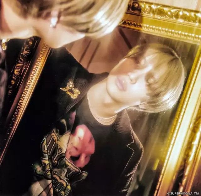 ℭ𝔥𝔩𝔬𝔢 ⟢ tweet media