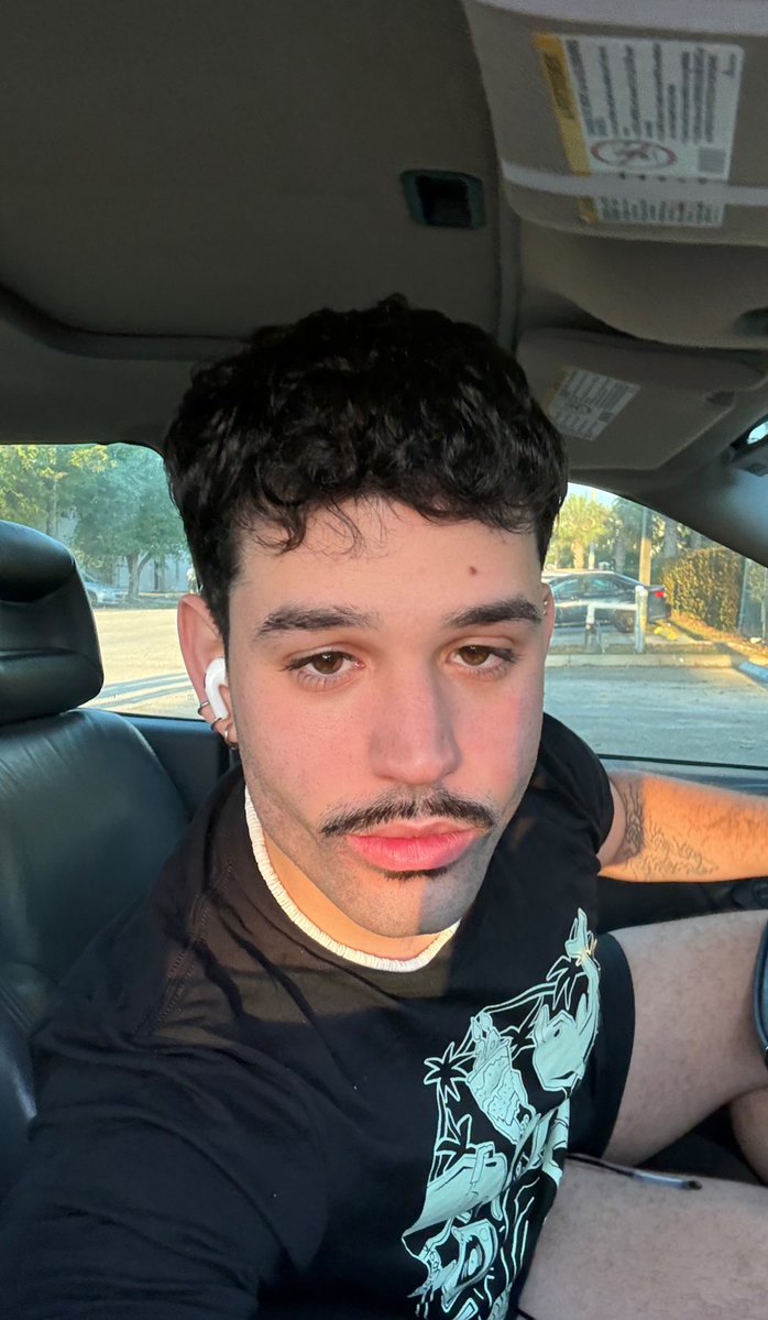 eric🪬 tweet media