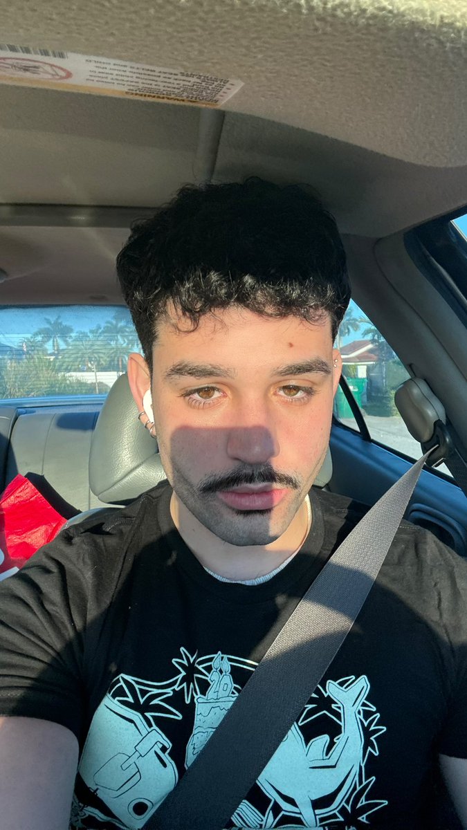 eric🪬 tweet media