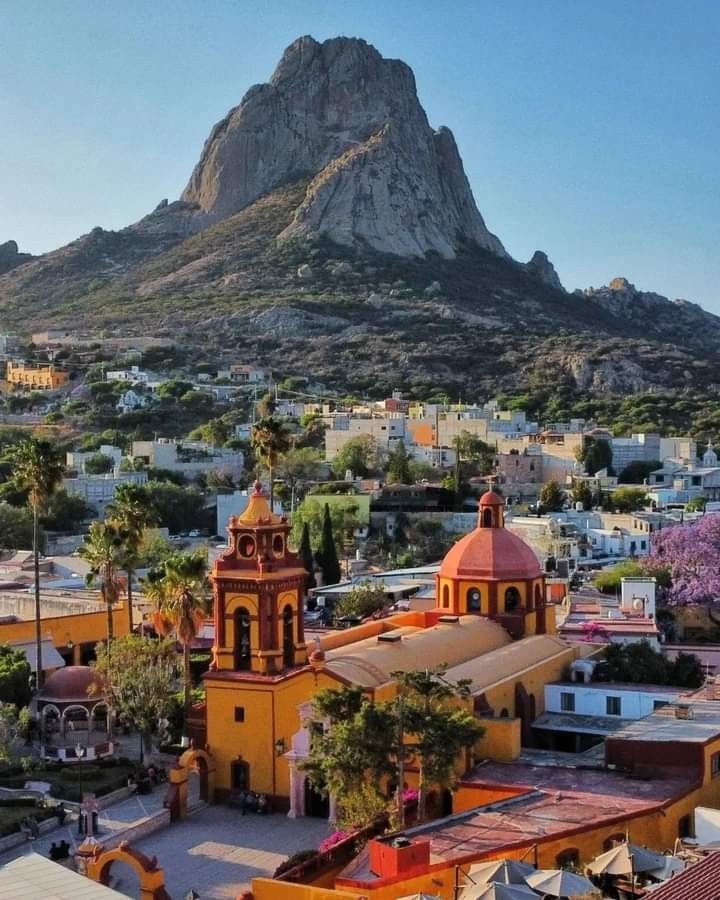 LatAmCulture's tweet photo. Peña de Bernal. Querétaro, Mexico | 🇲🇽 https://t.co/zgfNt9LyRm
