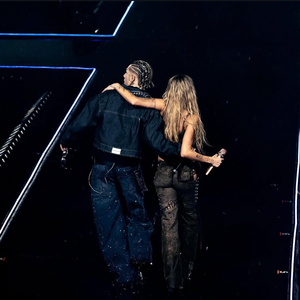 decarneyhueso tweet media