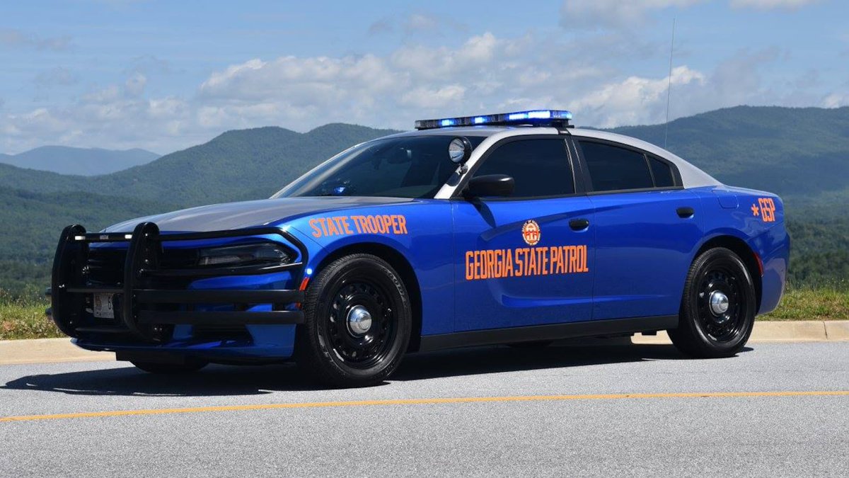 GoonieTX's tweet photo. @jhouse2010 @kayEasy_ From what I understand running from the GSP is a fool's errand. I don't think it is just a regular cruiser. Most of the time I see the 4 door Chargers. IDK what the powertrain is, but I would be surprised if they got away. Bro was narrating every fucking action too. https://t.co/zl9AGK0Nfm