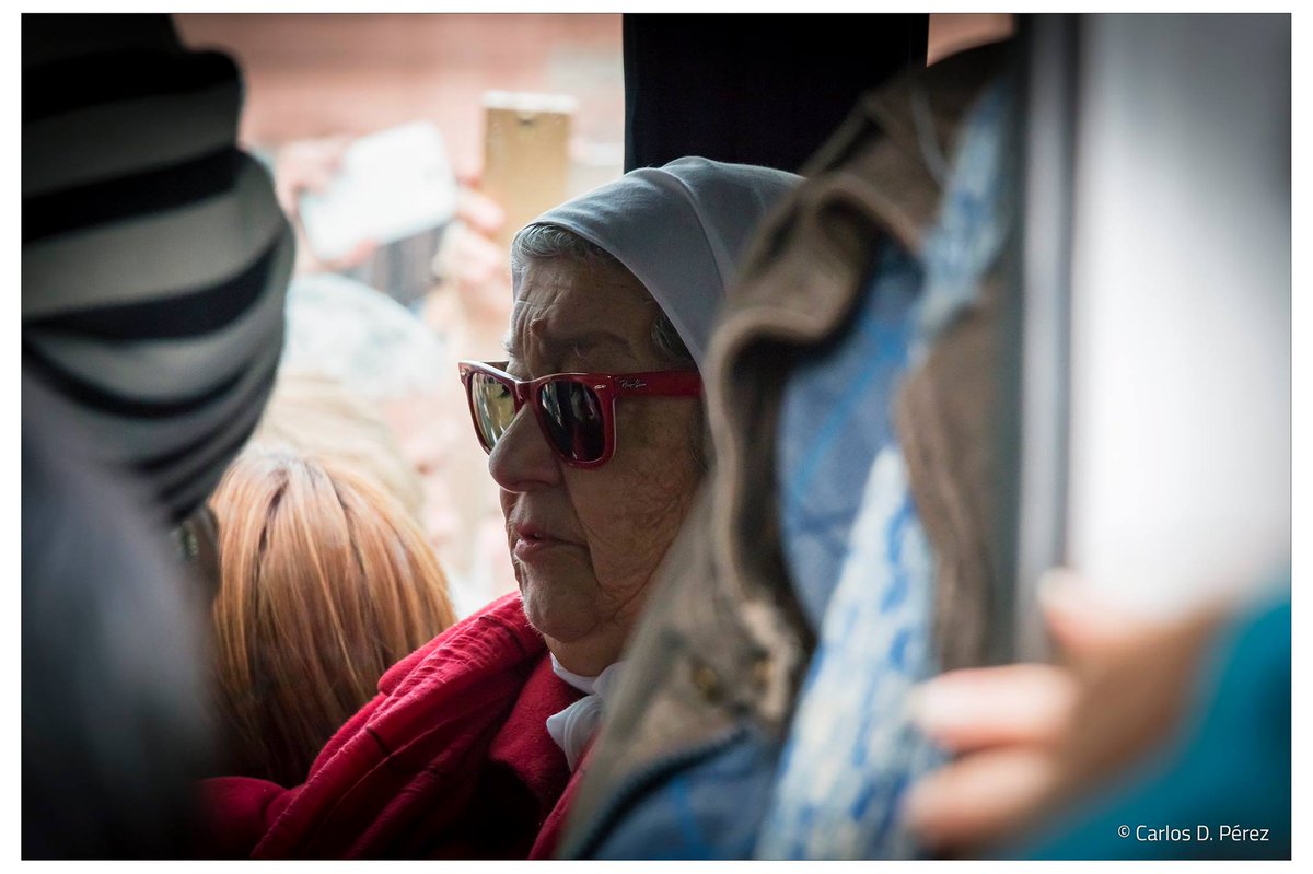 cdperezredh's tweet photo. 30.000 Compañer@s Detenid@s-Desaparecid@s, PRESENTES!!!
AHORA Y SIEMPRE!!!

Por ell@s marchamos ...
#HebeEterna
#Son30Mil
#NiOlvidoNiPerdón

📷 @cdperezredh https://t.co/h9naqytWM9