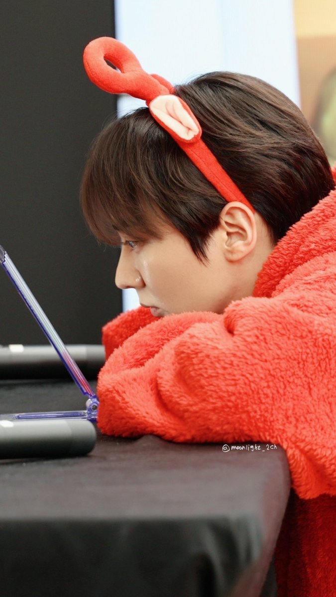 찬뽀❤️ 예뻐서 영상보다가 호다닥 캡쳐😉
#틴탑 #천지 #이찬희