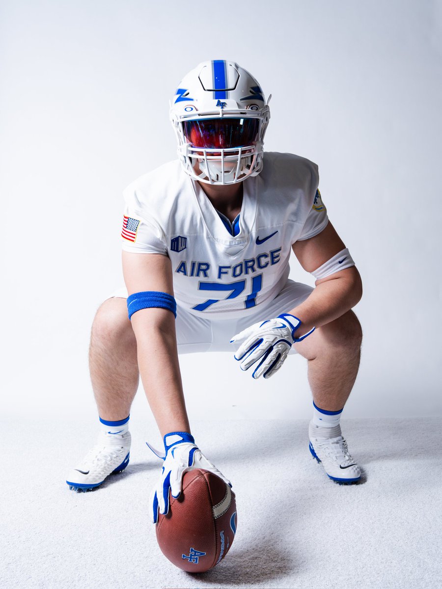 CaelGago's tweet photo. A few pics from my visit to @AF_Football last month. I am beyond blessed for this opportunity!  
#FlyFightWin ⚡️#BoltBrotherhood
#Diesel

@CoachLobotzke @CoachTCalhoun @AF_FBRecruiting https://t.co/wcOkZN5fUi