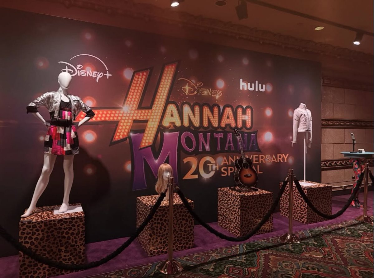 Hannah Montana World tweet media