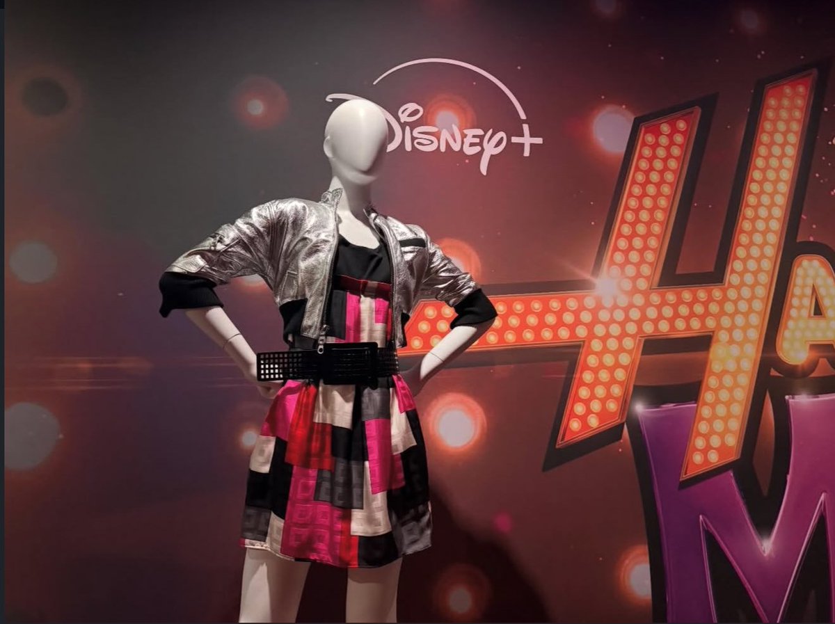 Hannah Montana World tweet media