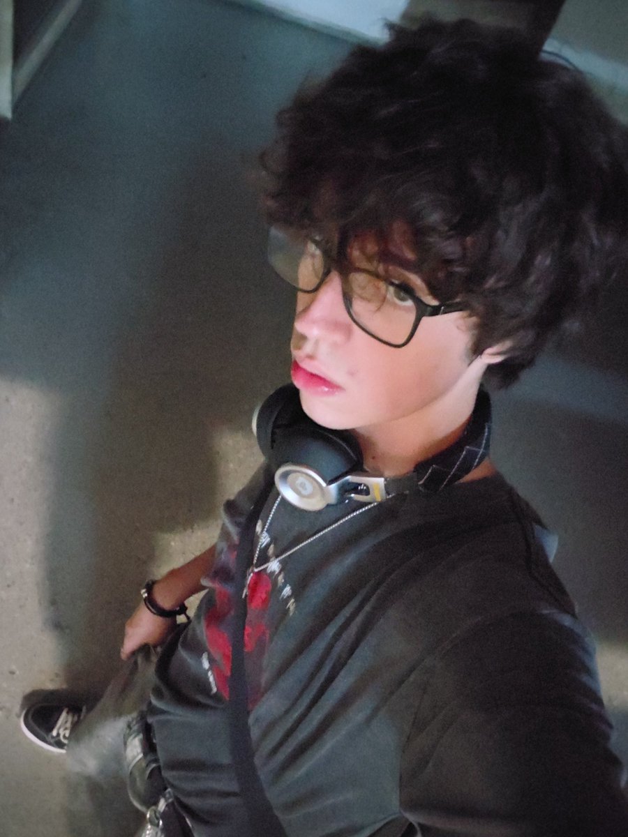 S𝘠 🎭 tweet media