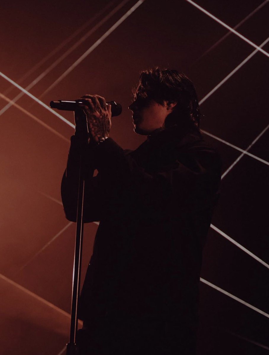 bayan Ꙩ tweet media