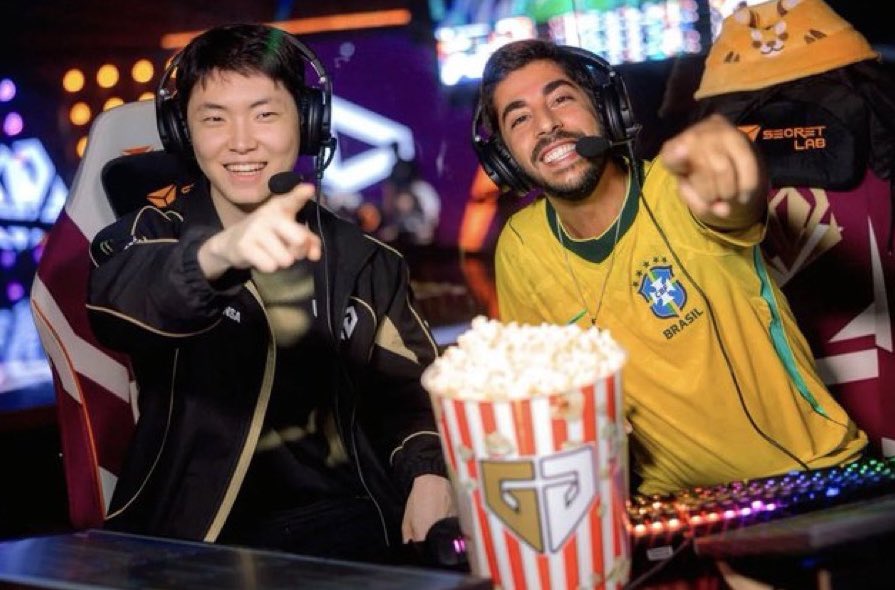 Obs1812@ tweet media