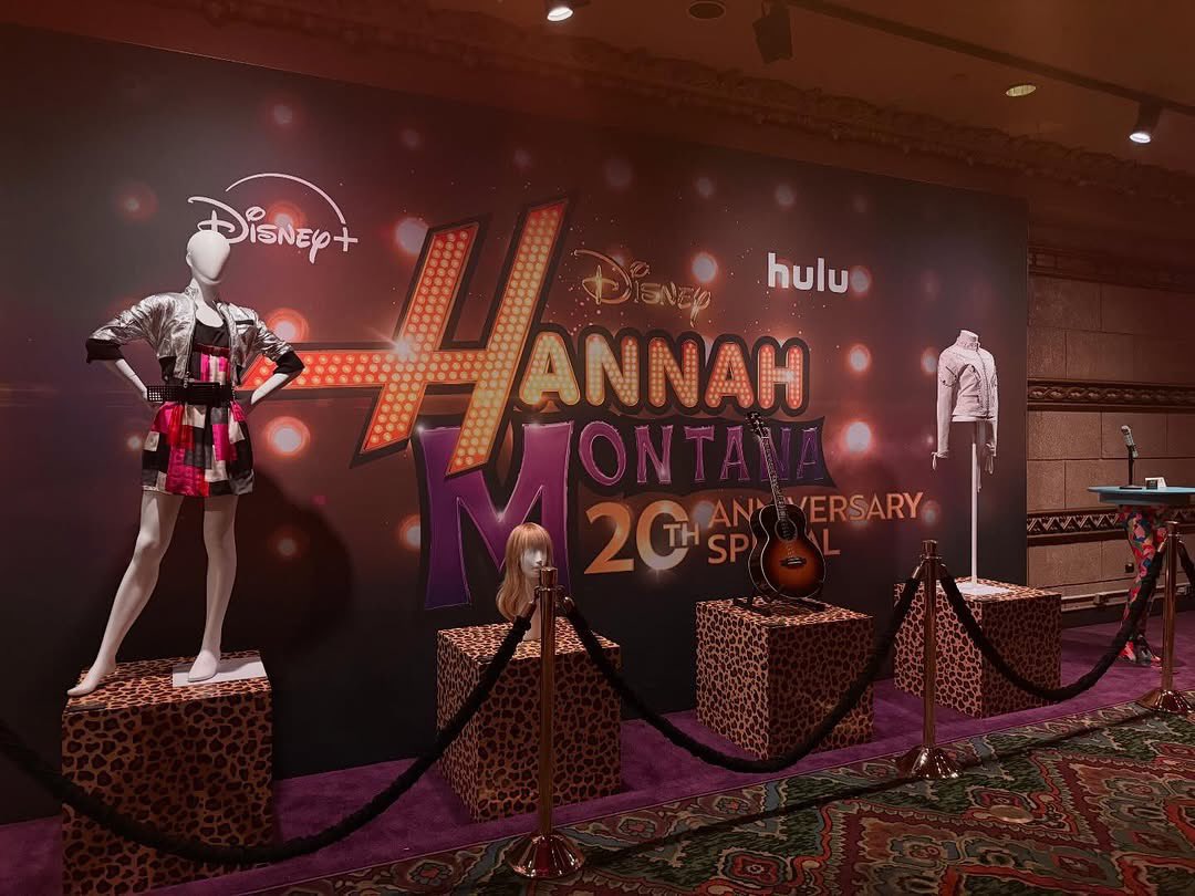 Hannah Updates tweet media