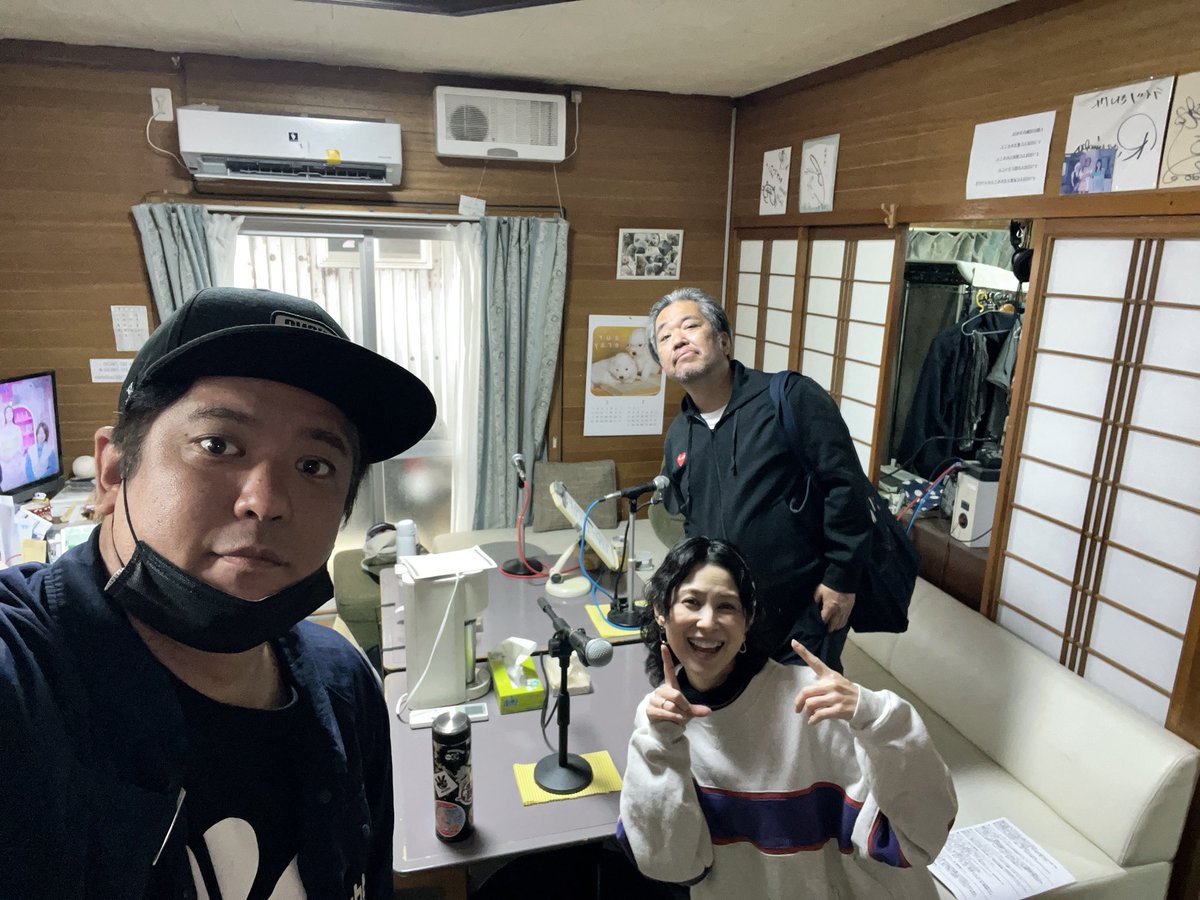 natsuko_tsj's tweet photo. tsjのイッツOK！
この3人での収録は、今日で一旦終了......。
コミュニティ番組から考えたら8年？かな？
時間は、あっという間に過ぎてくね。
リスナーの皆さん！いつもメッセージありがとねっ！！
ラストも楽しく収録してくるよっ✨✨
#tsjのイッツOK
#ラジオ沖縄 https://t.co/OK1KdULRsI
