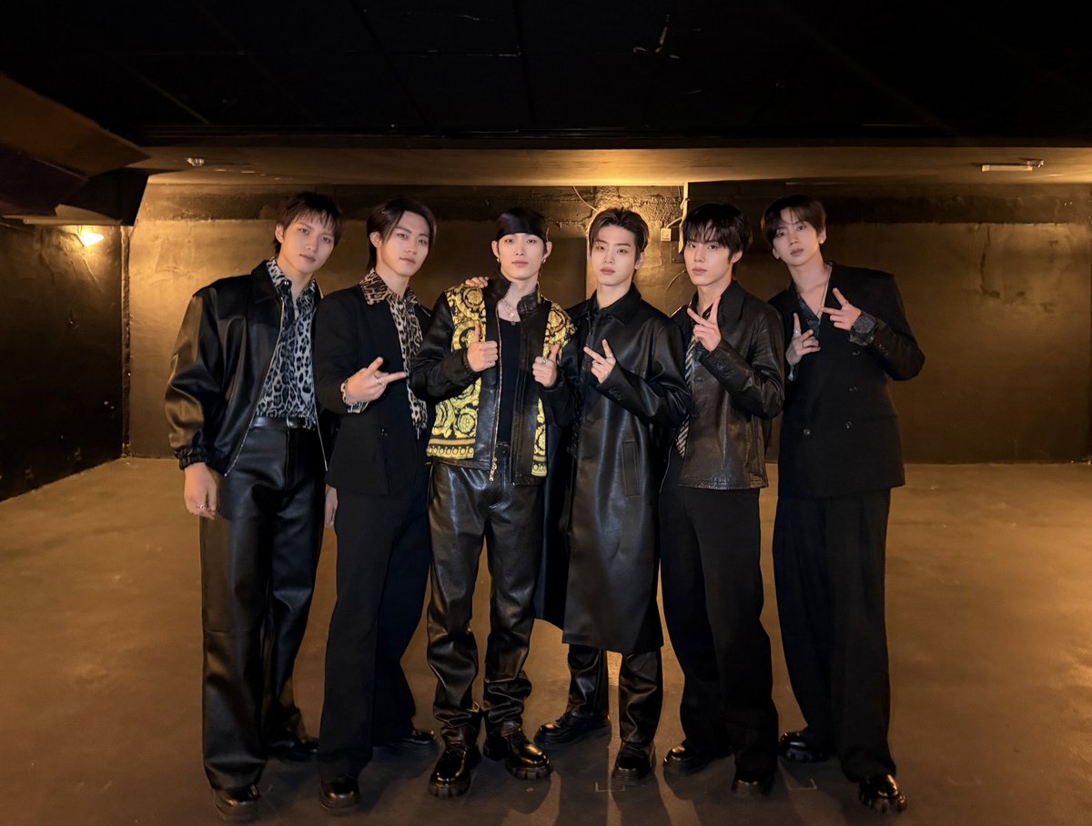 82MAJOR_231011's tweet image. [📷]
#에이티투데이_260323

82MAJOR EUROPE TOUR &amp;lt;비범 : BE 범&amp;gt; in PARIS 🇫🇷

#82MAJOR #82메이저 #에이티투메이저
#비범 #BE_THE_TIGER
#82데이 #82TODAY