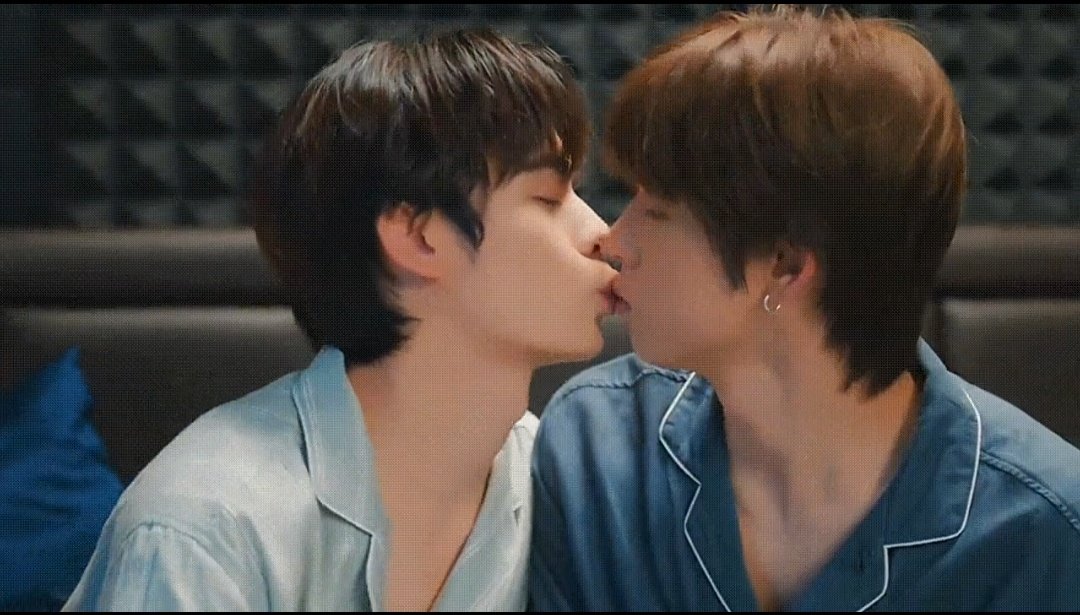 lyvi; dwy e mrs ☁️ tweet media