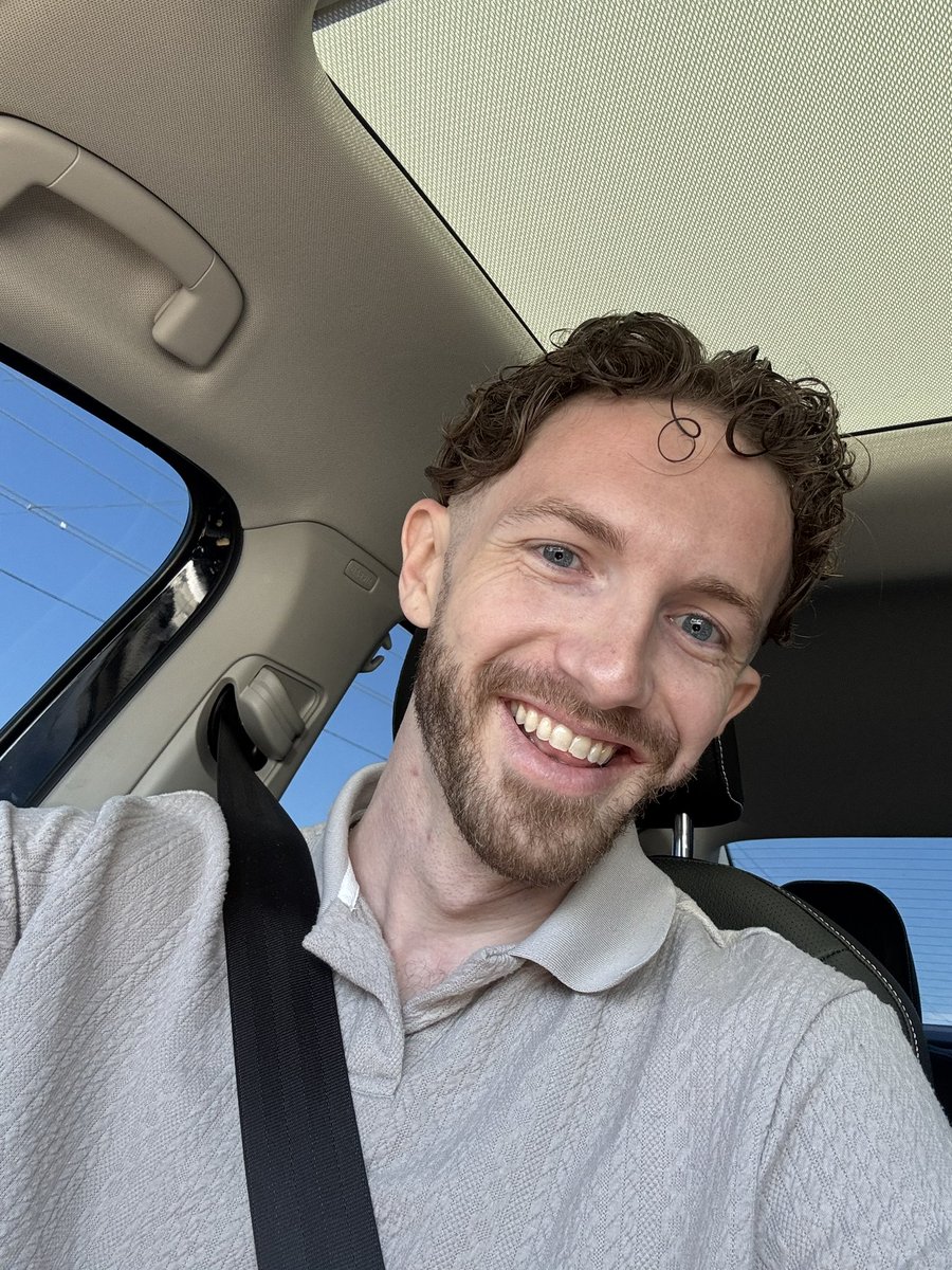 okayjayson's tweet photo. ok my barber really popped off with this one omg https://t.co/rOx3vcdJ5b