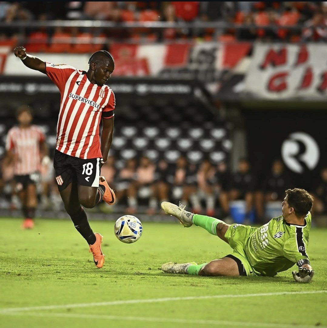 HistorialUno's tweet photo. #EDLP 🆚 #CentralCordoba
📅 Lun, 23 de Marzo 2026.
⚽️ 5-0
🏆#TorneoApertura2026

⬆️ Victorias: 69 (50,74 %)
↔️ Empates: 36 (26,47 %)
⬇️ Derrotas: 31 (22,79 %) https://t.co/elruVZ3Ypc