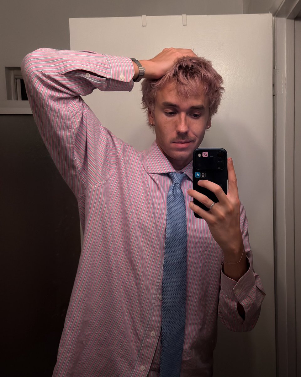 Gay Ethan tweet media