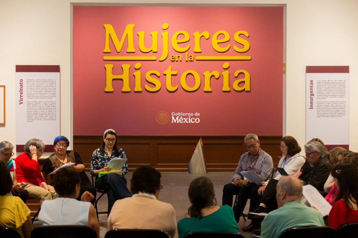 HaciendaCultura's tweet photo. Por vez primera, nuestro #ClubDeLectura se llevó a cabo en la #SalaMujeresEnLaHistoria de #PalacioNacional, donde leímos el relato 61 de la colección "El cuento contemporáneo”, de Elena Garro. Además, se ofreció una visita guiada por el recinto. ¡Gracias por acompañarnos! 📚 https://t.co/qvAXBFvcd1