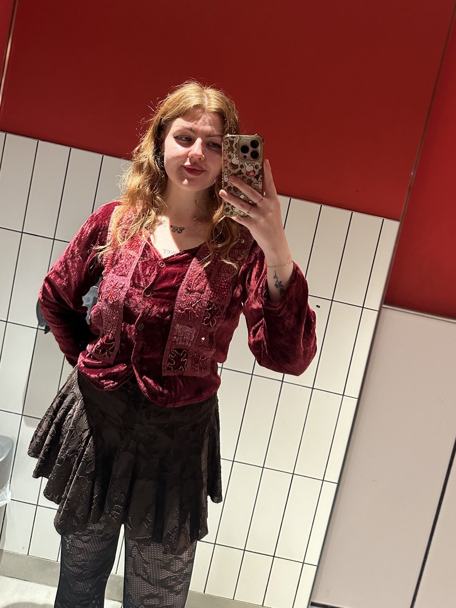 robin Ⓥ tweet media