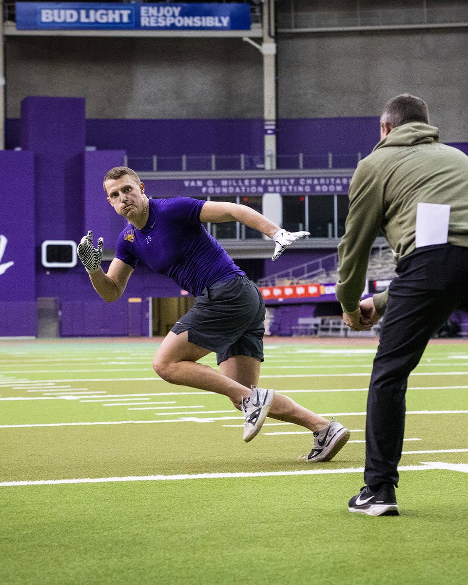 UNI Football tweet media