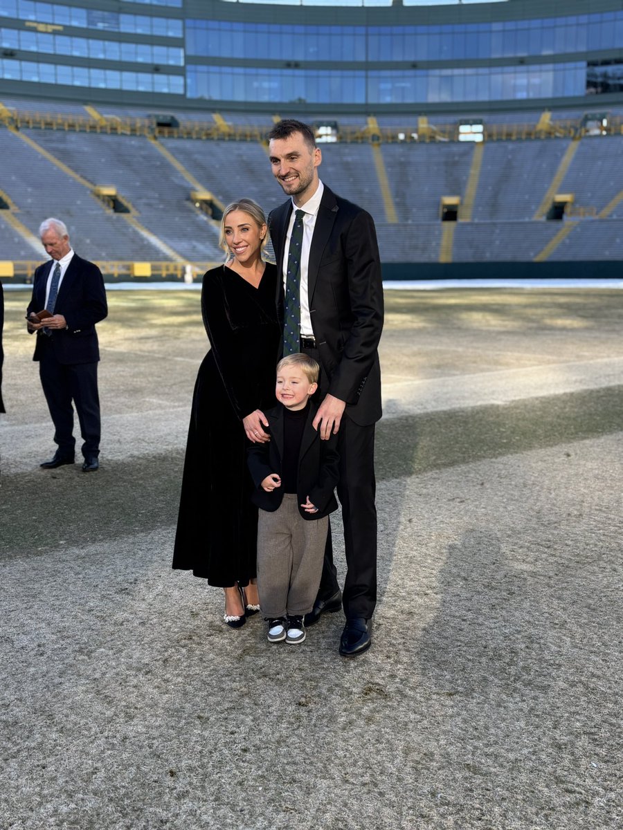 Sam Dekker tweet media