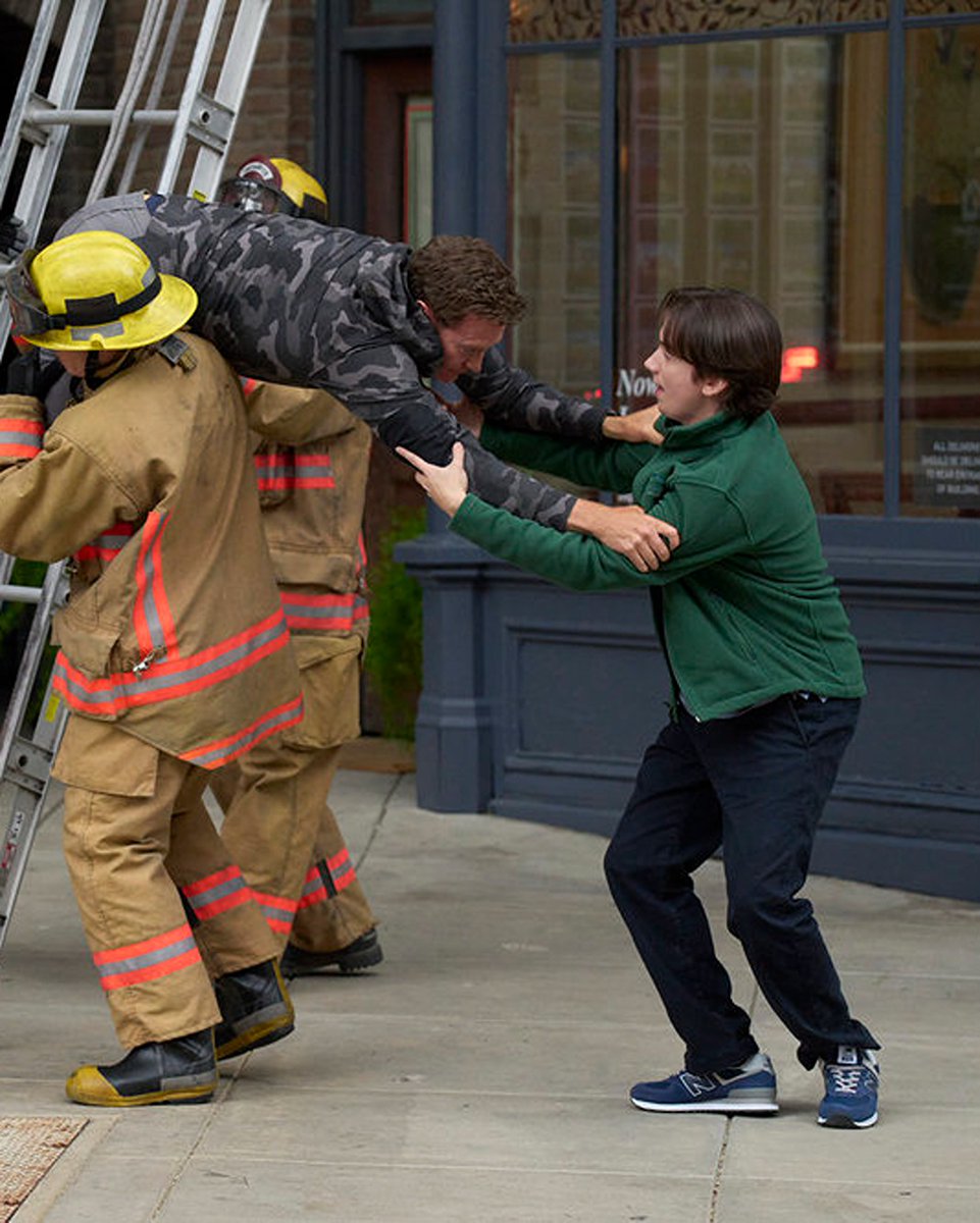 TVFanatic's tweet image. #StDenisMedical on #NBC keeps putting characters in peril 🩺 tvfanatic.com/st-denis-medic… St. Denis Medical Season 2 Episode 16 offers an update on hiring for the birthing center as the characters confront their greatest fears. (By Sam Huang)