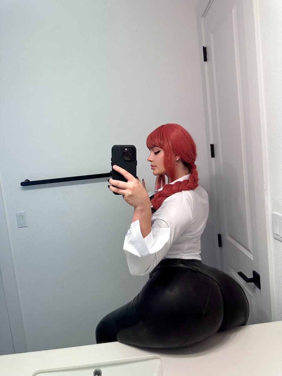 I'm doing a challenge to not ejaculate for a week, so DON'T come to my DMs trying to make me lose.. 😵‍💫

#wankbattle #hentaibattle