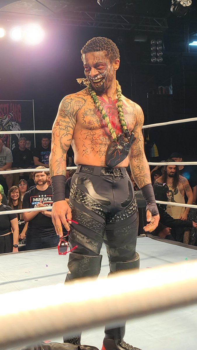 ovrthrw (Tyrel) tweet media