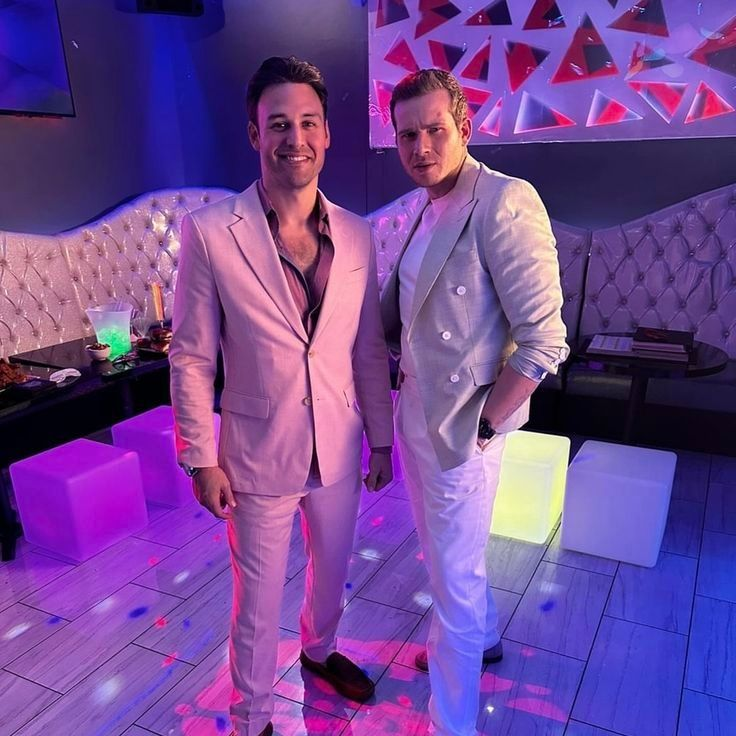 amy | they/theddie theyaz truther! tweet media