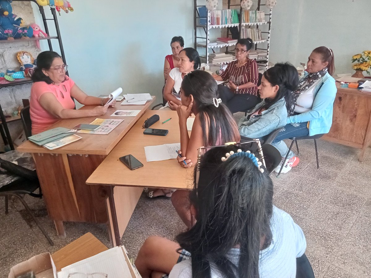 MorenoYurnia's tweet photo. Excelente preparación a las educadoras de sexto año de vida de las instituciones educativas de primaria para preparación para el diagnóstico de prescolar a desarrollarse en  el próximo mes. @CuetoEducadores @DPEHolguin @naimatrujillob @CubaMined #PrimeraInfanciaSiImporta https://t.co/pSkdgLSx5k