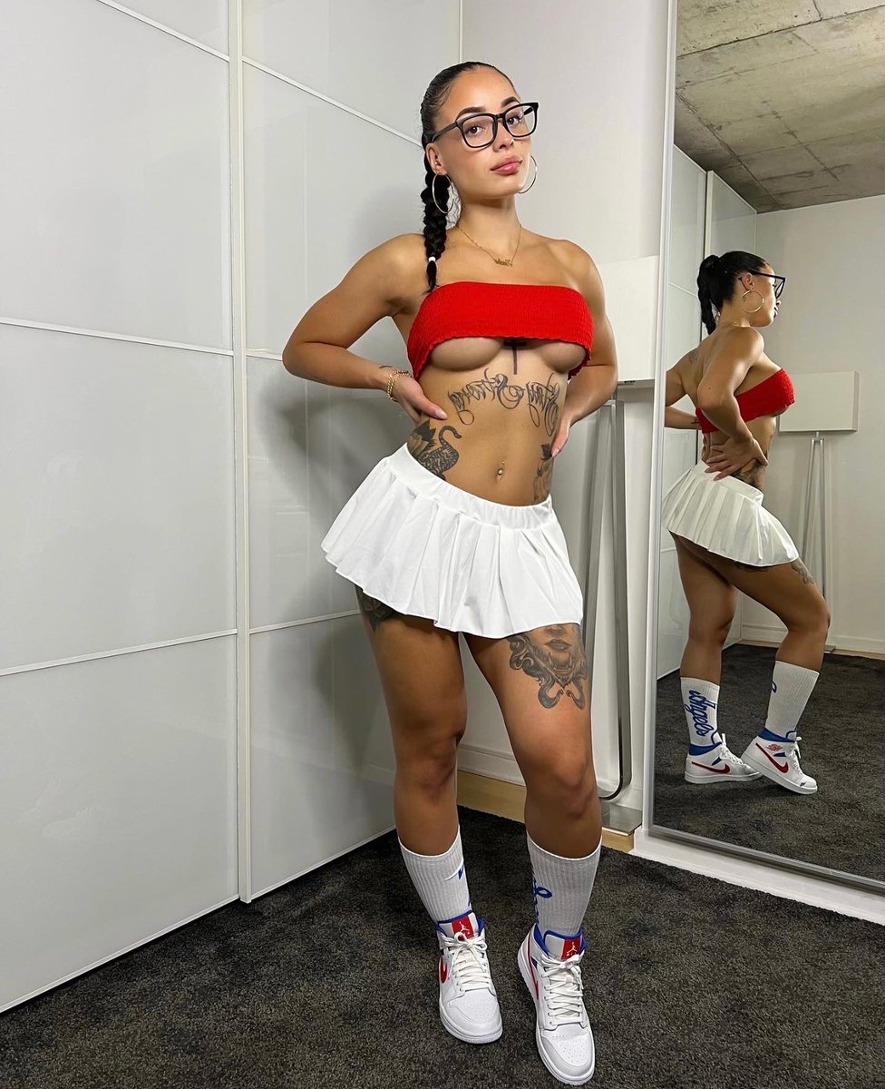 EMMA ROSE 🌹 tweet media