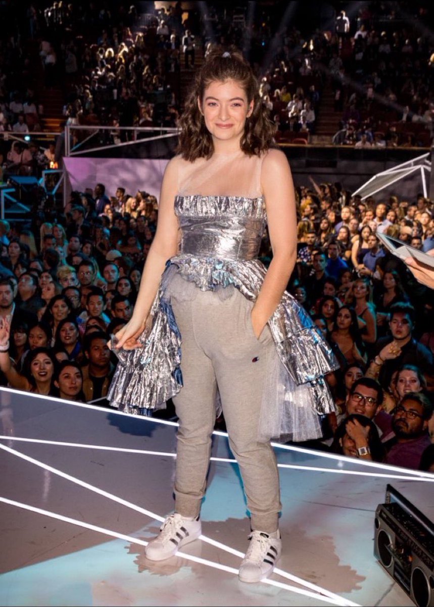 camisiete tweet media