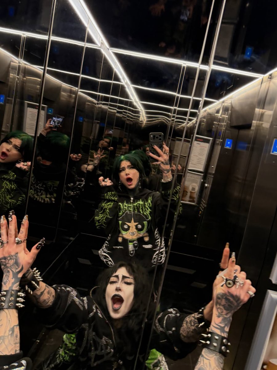 ∆|δέλτα|∆ tweet media