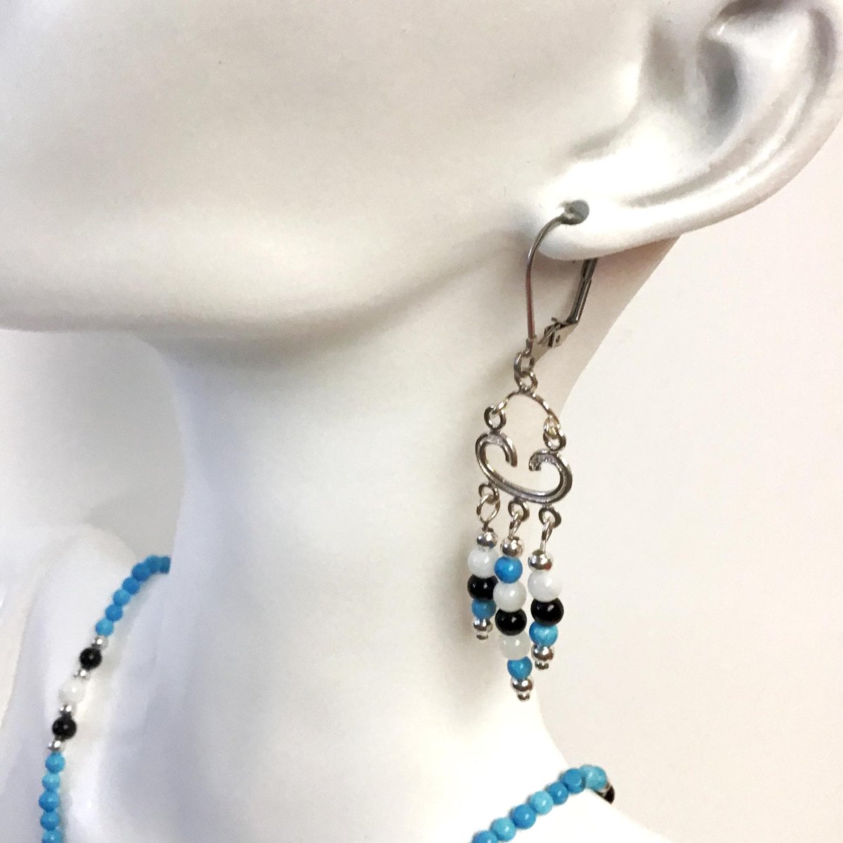hvaradhan's tweet image. Turquoise &amp;amp; Onyx Beaded Necklace: Sterling Silver Pendant Earrings Set #TurquoiseBlue #NaturalGems 
$50.00
➤ etsy.com/listing/432457…