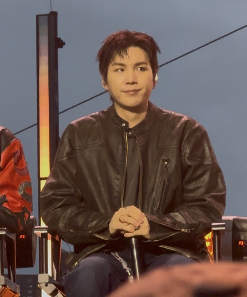 ᴍᴇɢʀᴏᴋᴏꜱᴍᴏꜱ⁷ ⊙⊝⊜ tweet media