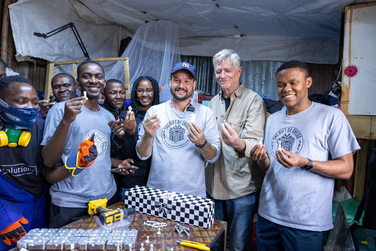 The Gift of Chess tweet media