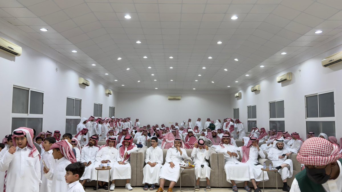 Al_faheedf's tweet photo. اجتماع المعايدة أسرة الفهيد في عيد الفطر المبارك لعام  ١٤٤٧ هـ
#عيد_الفطر_المبارك_١٤٤٧ هـ https://t.co/X7VXDlDp05