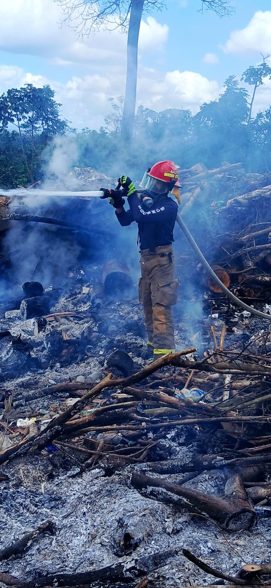 BCBRP's tweet photo. 🚒🇵🇦 #PanamáEsteDarién
Personal de DOEXBURE del BCBRP atendió emergencia en Tortí, Chepo, tras la quema de desechos en un vertedero.
El humo y la propagación del fuego afectaron a residentes del área. 🔥
#BCBRP #Panamá #Chepo #IncendioDeMasaVegetal https://t.co/ogcorbQxPk